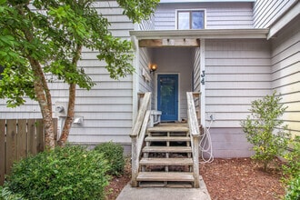 Building Photo - 590 Westport Dr
