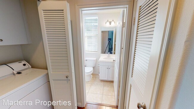 Building Photo - 3 br, 3.5 bath House - 307 Blue Sky Dr