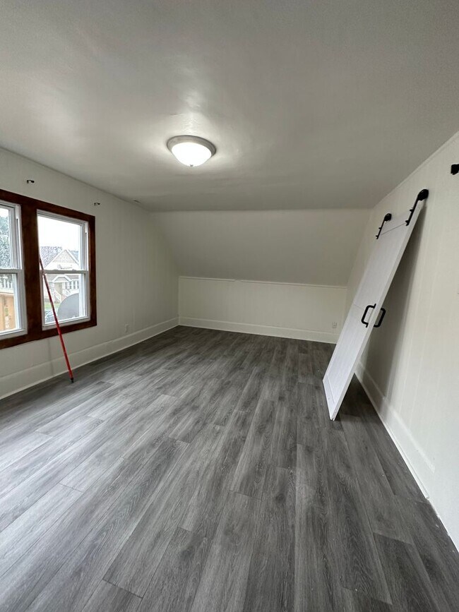 Foto del edificio - 2804 W Lincoln Ave