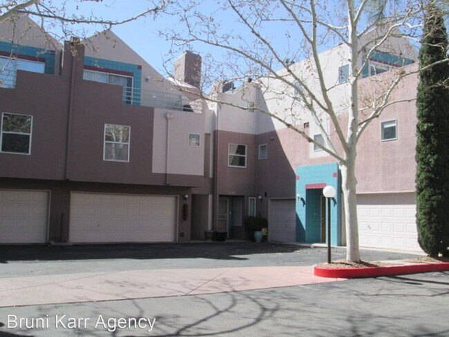 Foto del edificio - 2 br, 1 bath House - 5147 Glenwood Pt Ln.