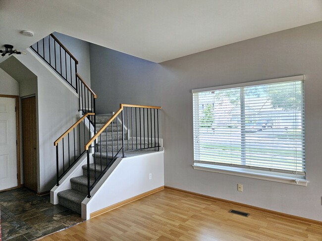 Building Photo - 352 Richfield Trail