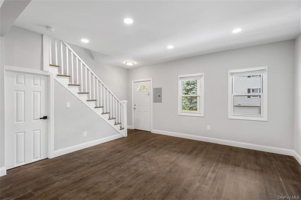 Primary Photo - 135 Waverly Ave