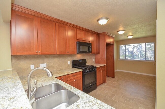 Foto del edificio - 15337 Falmouth Ave