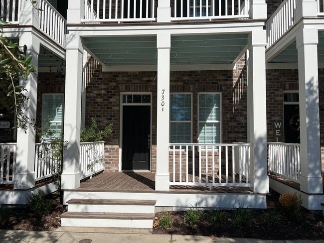 Building Photo - Market Common, 2 Bedroom, 2.5 Bath Town Ho...