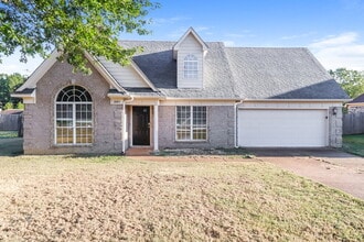 Building Photo - 2485 Kindlewood Dr
