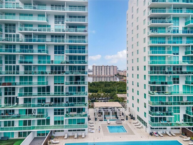 Building Photo - 400 Sunny Isles Blvd