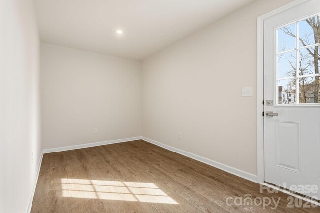 Building Photo - 7024 Capstan Ter