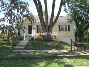 Building Photo - 3719 NE 34th Terrace