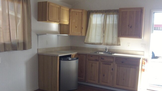 Building Photo - 41784 Cut-Off Dr