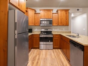 Building Photo - 600 W 400 S