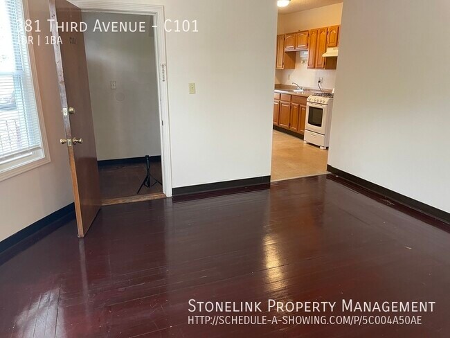 Building Photo - 381 Third Avenue