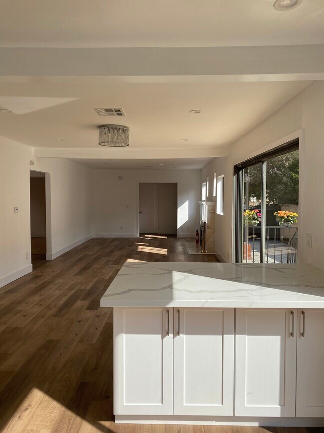 Foto del edificio - 1338 Berkeley St