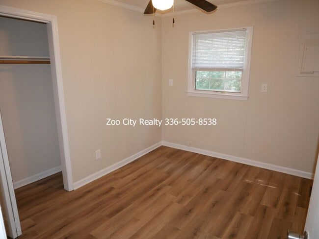 Building Photo - 1342 Old Cedar Falls Rd
