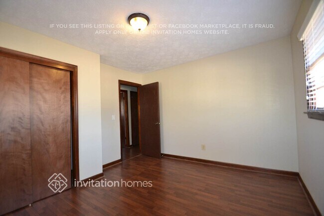 Building Photo - 7290 Hollyhock Dr