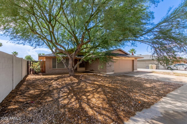 Building Photo - 5603 W Greenbriar Dr
