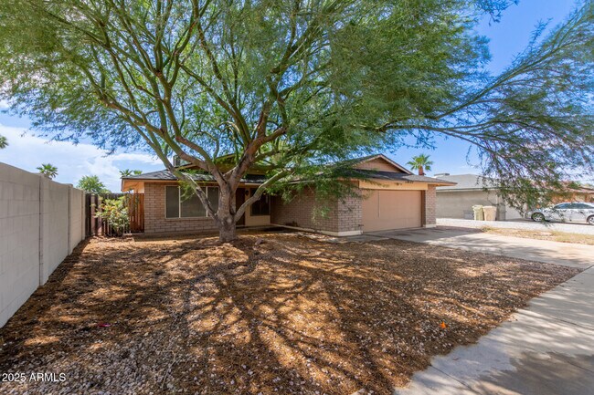Foto del edificio - 5603 W Greenbriar Dr