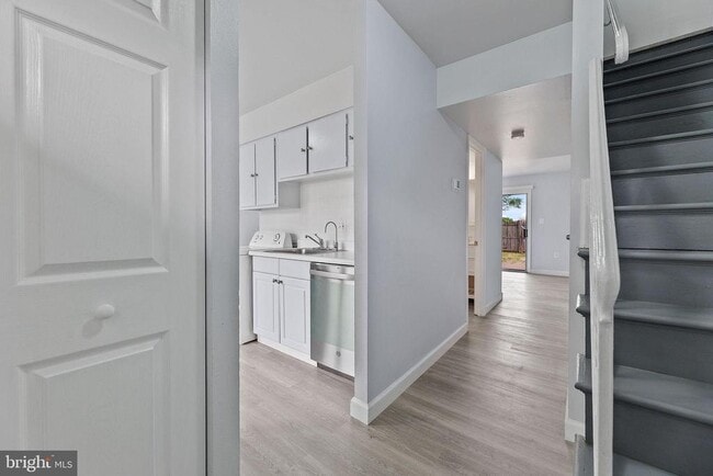 Foto del edificio - 8145 Community Dr