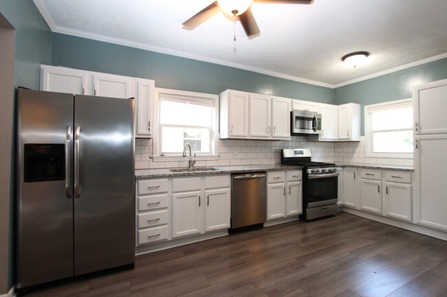 Foto del edificio - 921 Norwich Ave SW