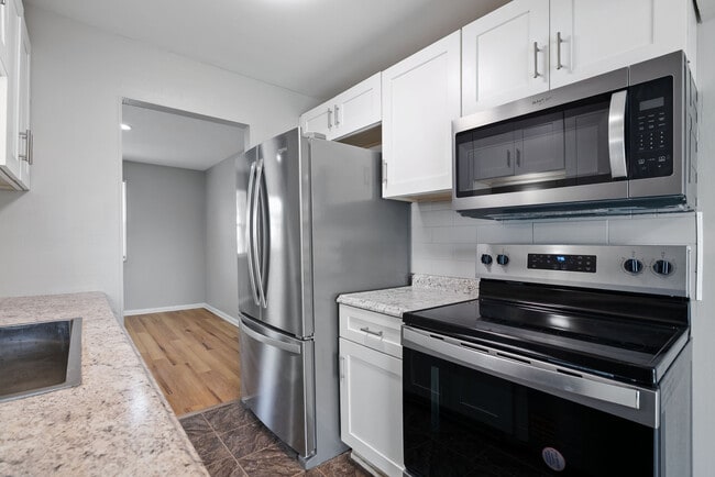 Building Photo - 3027-3029 Rotunda Ct S