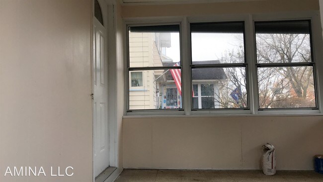 Building Photo - 869 Chili Ave