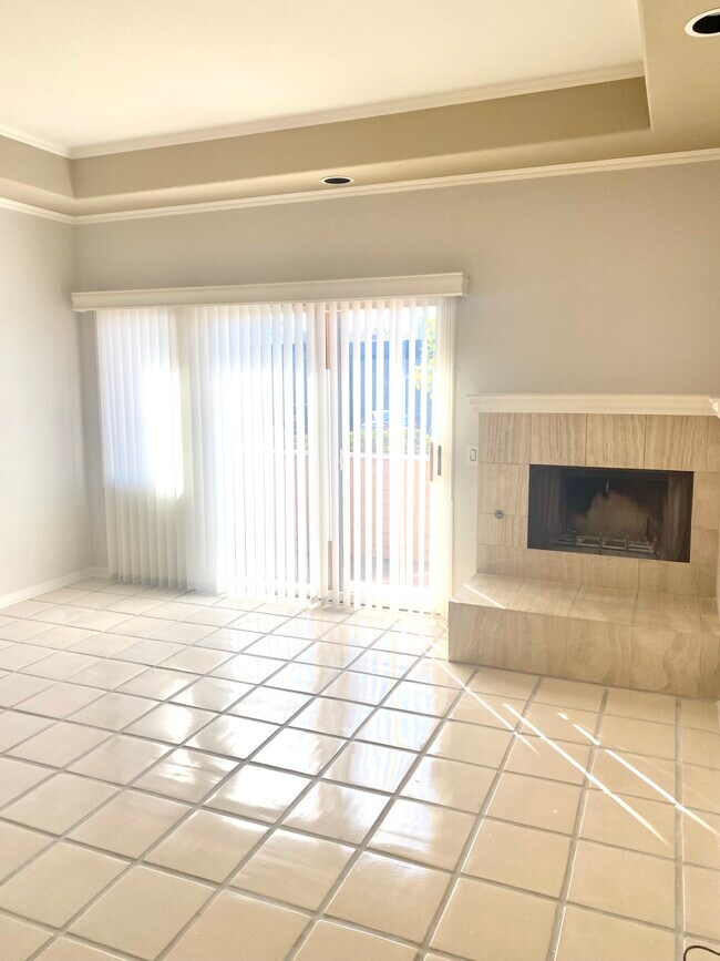 7629 Draper Ave Unit 7629 Draper, La Jolla, CA 92037 Condo for Rent