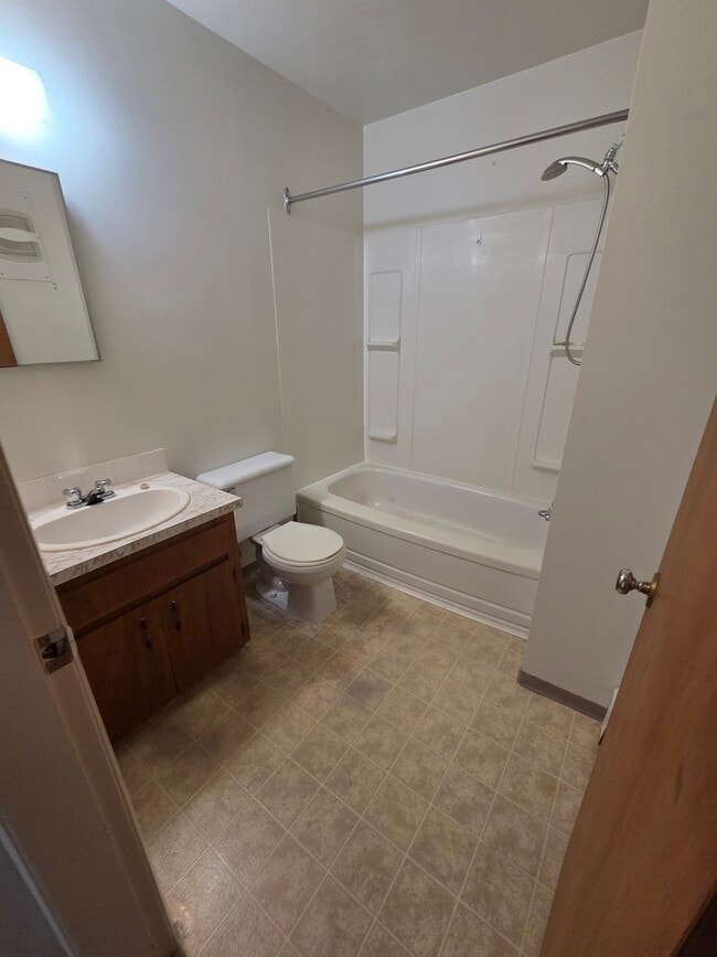 Bathroom - 12708 109A Av NW
