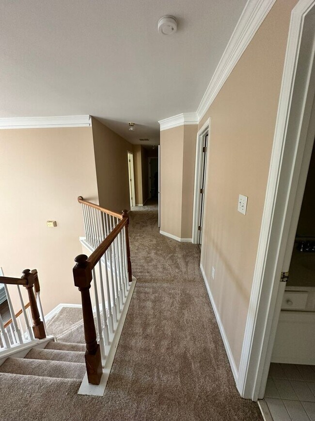 Foto del edificio - 420 White Rose Trce