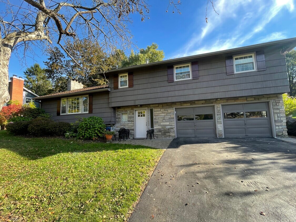 Foto principal - 107 Margo Ln