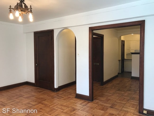 Building Photo - 3500 Miami St