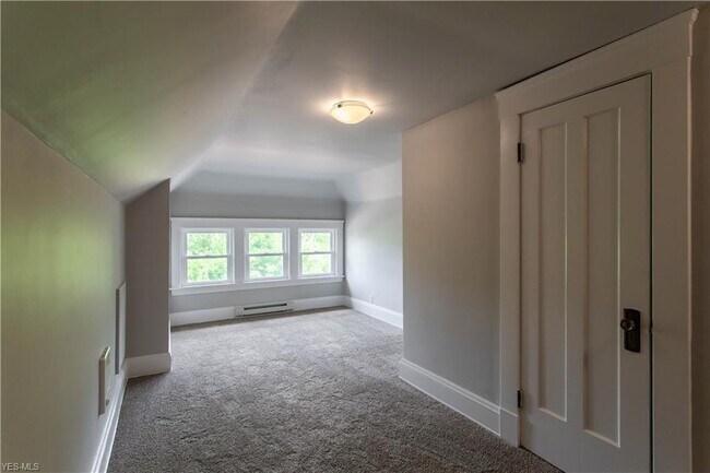 Foto del edificio - 2164 Oakdale Rd
