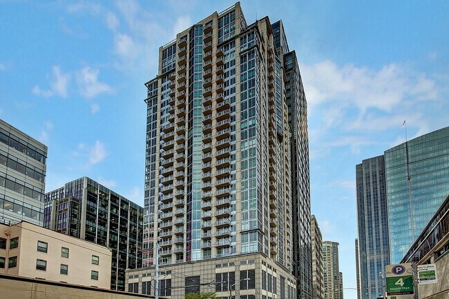 Foto del edificio - 819 Virginia St