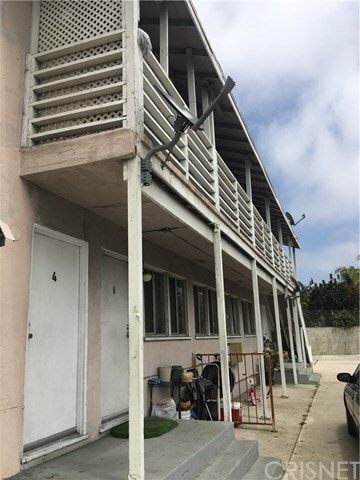 Building Photo - 2260 S Barrington Ave