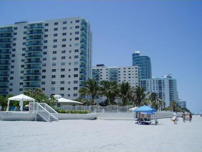Building Photo - 3901 S Ocean Dr