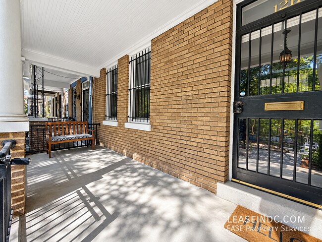 Foto del edificio - 1211 Park Rd NW