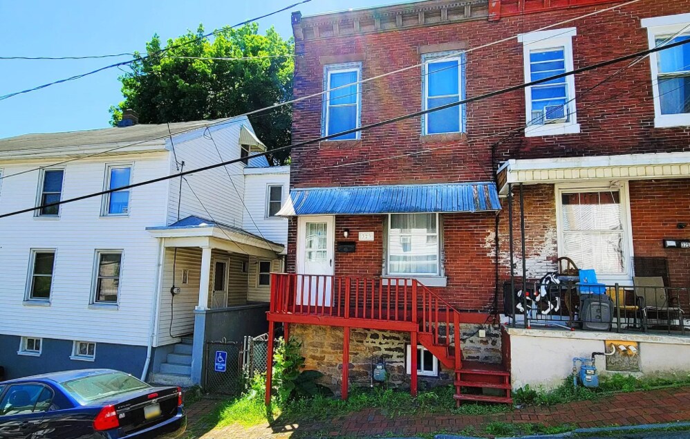 323 W Race St, Pottsville, PA 17901 Townhome Rentals in Pottsville PA