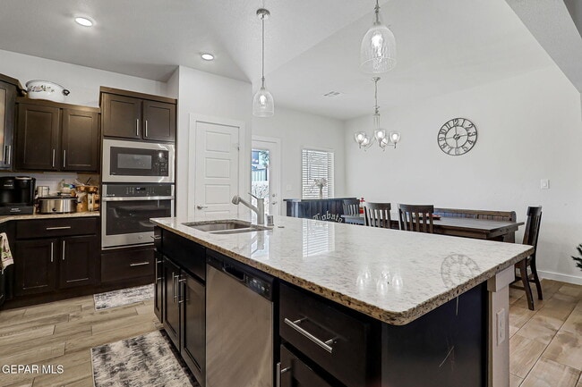 Foto del edificio - 12622 Zollinger Ave