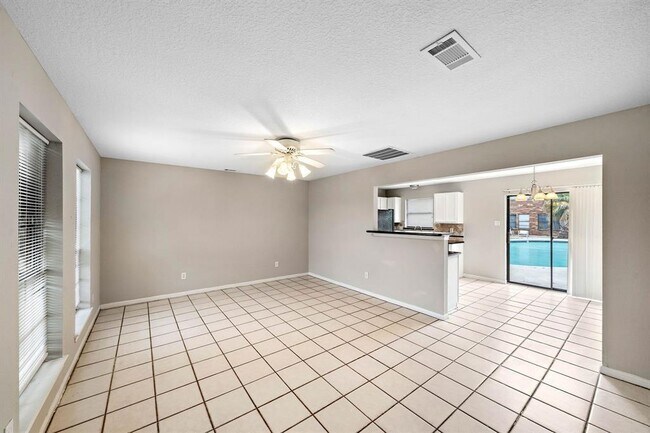 Foto del edificio - 7929 Catalpa St