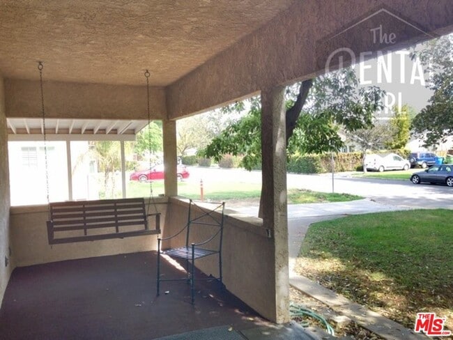 Foto del edificio - 5723 Stansbury Ave