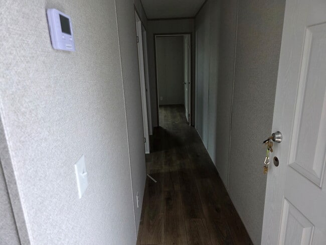 Building Photo - 28 Yoakum Cir