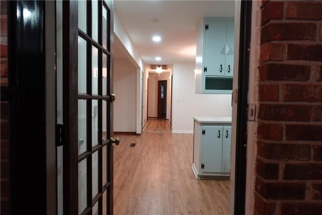 Foto del edificio - 186 Zelma St SW