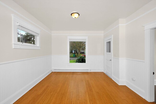 Foto del edificio - Ballard Charm with RV Parking