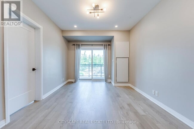 Photo du bâtiment - 128 Grovewood Common