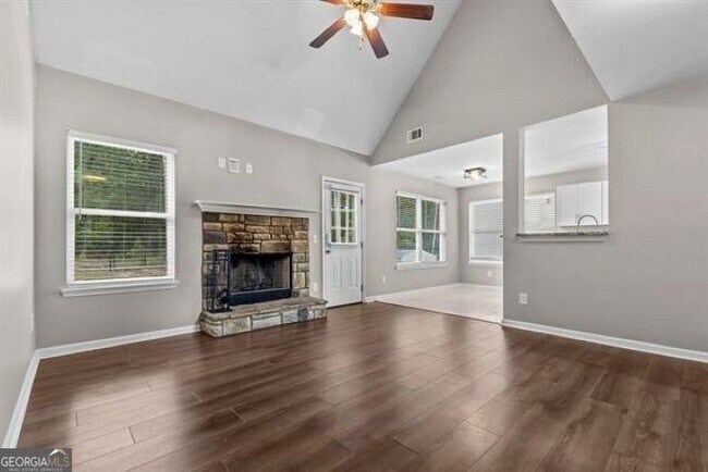 Foto del edificio - 119 Misty Grove Ln