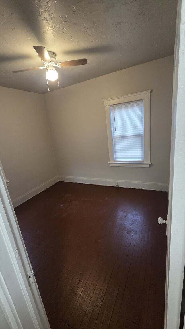 Foto del edificio - "2-Bedroom with Full Bath -Spacious"