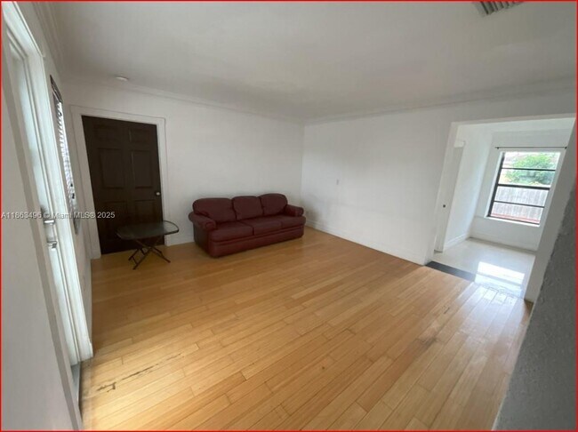 Foto del edificio - 8281 SW 28th St
