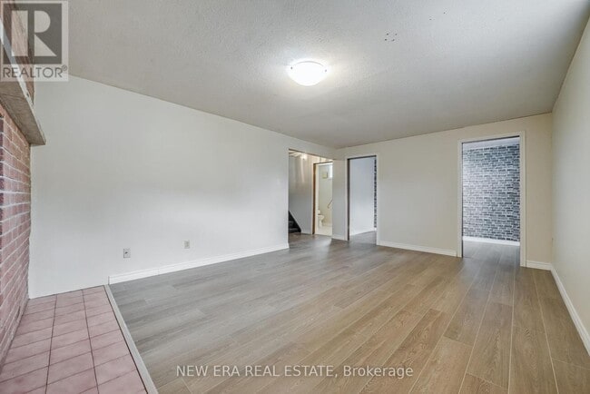 Photo du bâtiment - 3 Envoy Blvd
