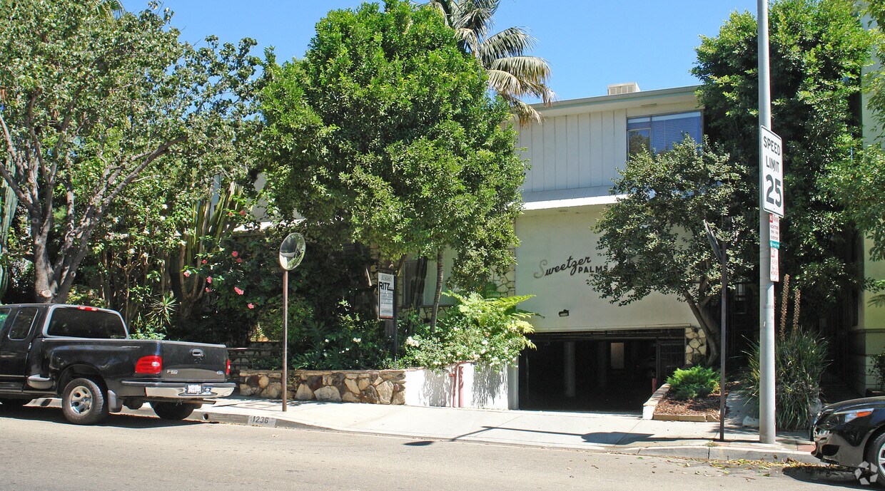 Foto del edificio - Sweetzer Towers