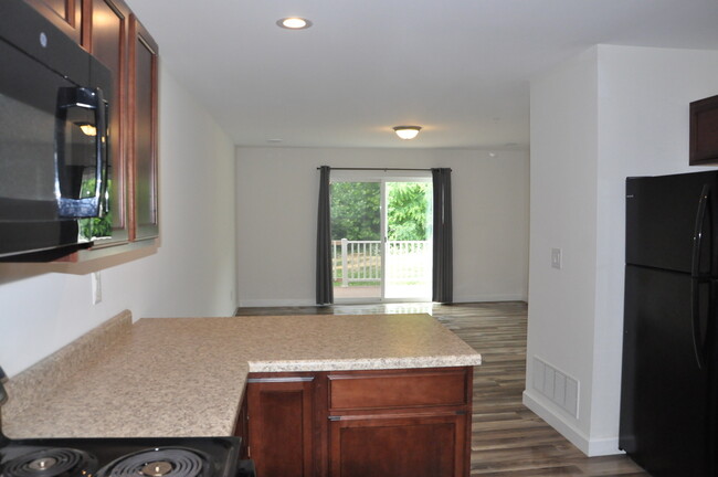 Building Photo - 20 Cattail Cir