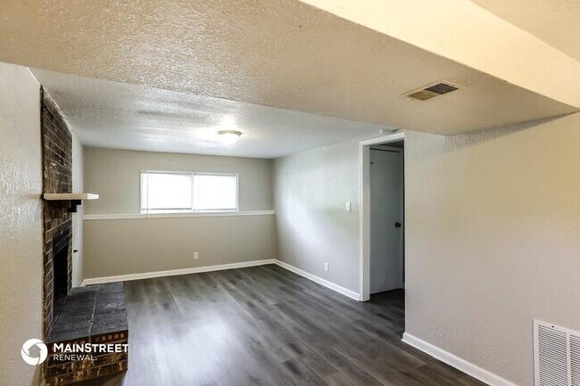 Foto del edificio - 19801 E Millhaven St, Independence, MO 64056