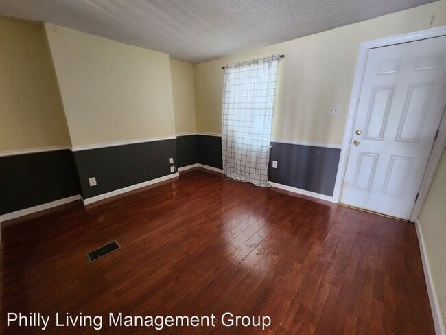 Building Photo - 2 br, 1 bath House - 1909 E Oakdale #A